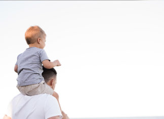 Kontakty z dzieckiem w trakcie epidemii Ojciec i syn - opieka w trakcie pandemii